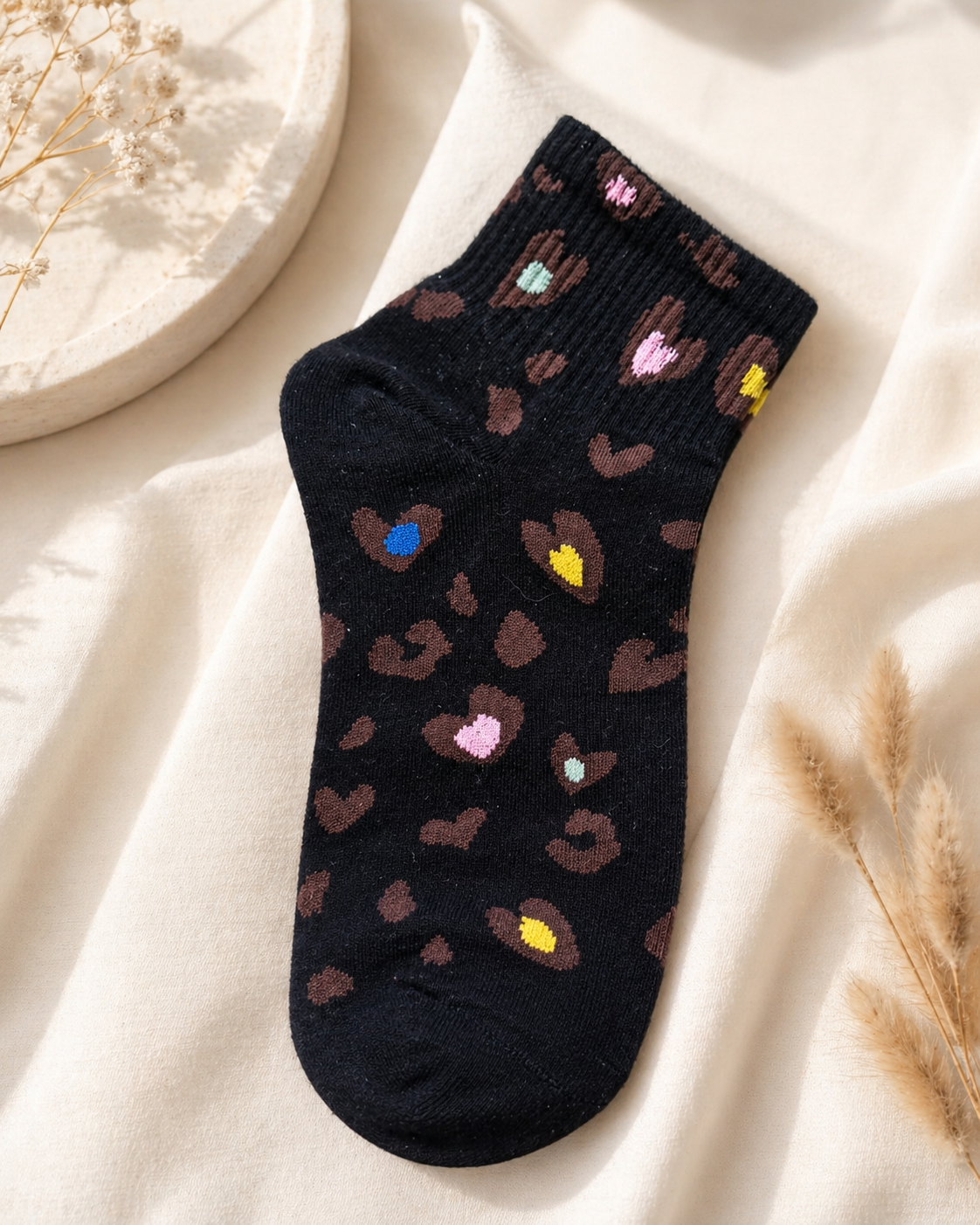 🧦✨ Sport Söckchen mit bunten Herzchen – Gr. 36–41 – Schwarz mit Farbakzenten 🖤🌈