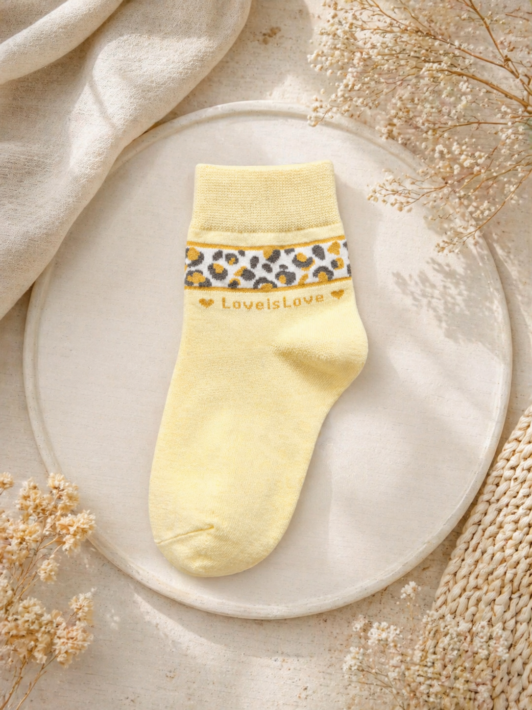 Love is Love Damen-Söckchen Gr. 36–41 – 4 Farben mit Leo-Muster 🧦💛💙💚🤎