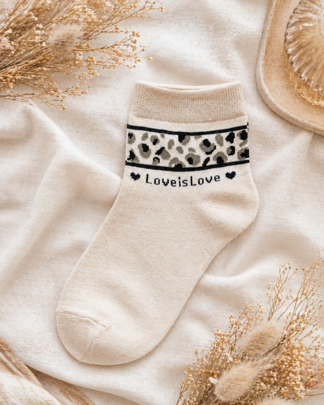 Love is Love Damen-Söckchen Gr. 36–41 – 4 Farben mit Leo-Muster 🧦💛💙💚🤎