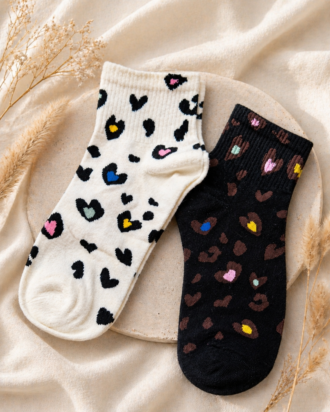 🧦✨ Sport Söckchen mit bunten Herzchen – Gr. 36–41 – Schwarz mit Farbakzenten 🖤🌈