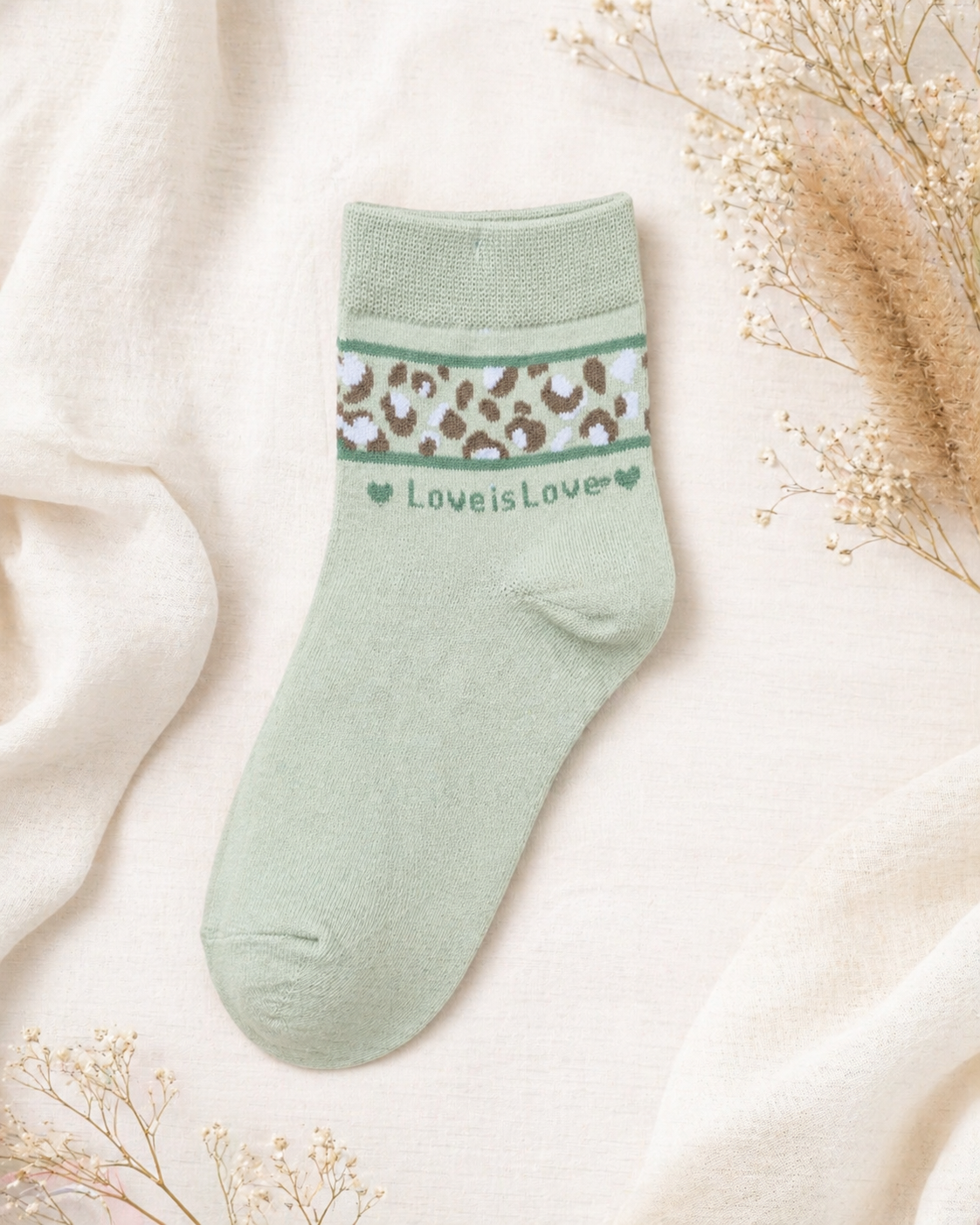 Love is Love Damen-Söckchen Gr. 36–41 – 4 Farben mit Leo-Muster 🧦💛💙💚🤎