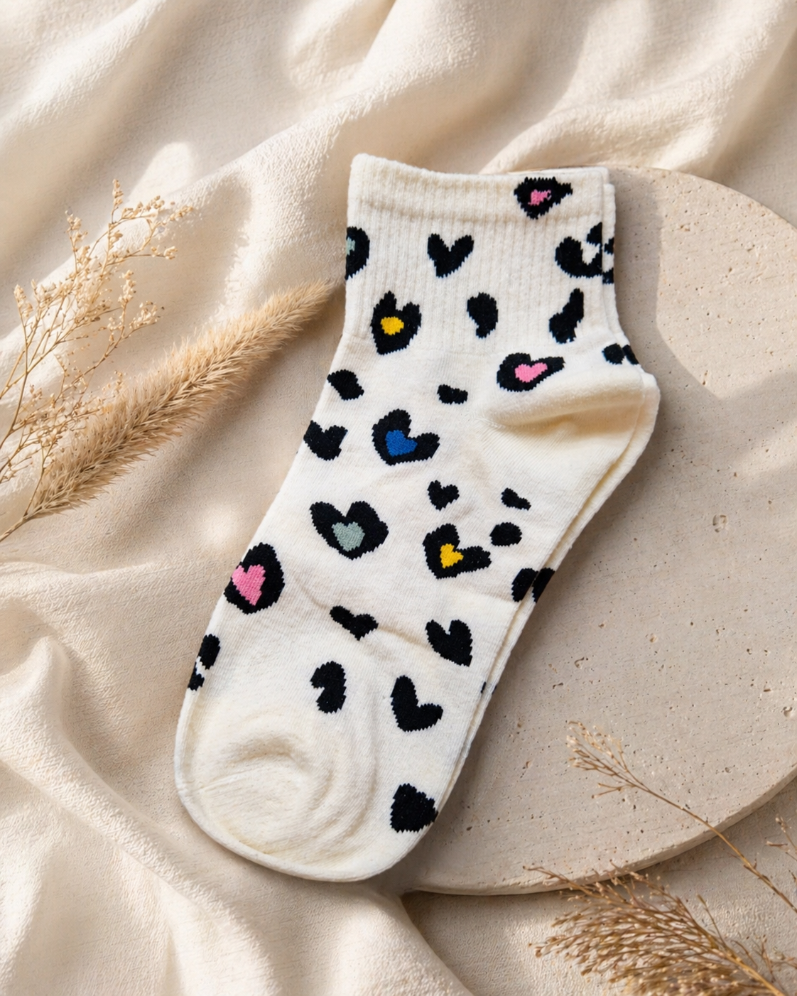 🧦✨ Sport Söckchen mit bunten Herzchen – Gr. 36–41 – Schwarz mit Farbakzenten 🖤🌈